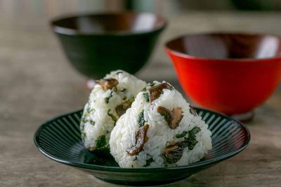 原木しいたけのオリーブオイルマリネおむすび